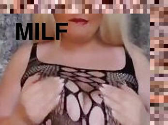 gros-nichons, amateur, mature, milf, belle-femme-ronde, baby-sitter, britannique, seins, massive, solo