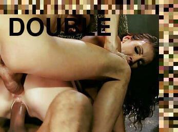 Insatiable brunette Brandi Lyons enjoys double penetration