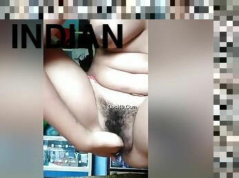 Horny Indian Girl Fingering