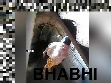 Desi Bhabhi Bathing Record In Hidden Cam