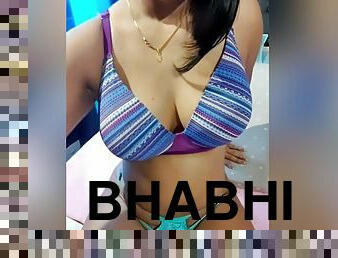 Bhabhi Sexy Chut Mai Ungli Dali