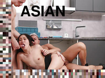 Petite Asian Li Loo paid workers with her pussy