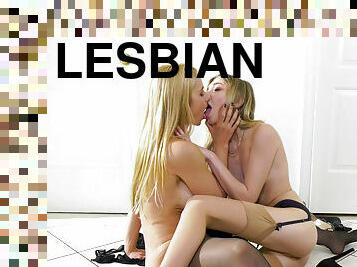 Mackenzie Moss makes sure Sarah Vandella gets the full lesbian experience