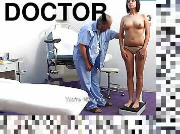 mastürbasyon-masturbation, yaşlı, işeme, doktor, genç, çift, ikişerli, genç-18, 18-yaşındaki, daha-yaşlı