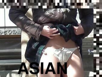 asiático, na-rua, público, babes, japonesa, minisaia, meias-calças, pequeno, flashar