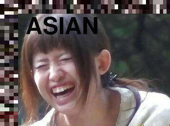 weird asian bitch pissing