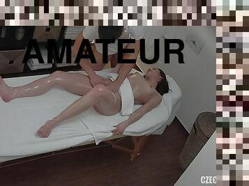 amateurs girl has love making during massage