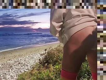 Sexy blonde outdoor extreme masturbation - hot ass