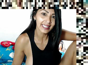 Venezuelan Mom Keirlax Rouxxx (41) Shake Bubble Backside With Cream Thong Down