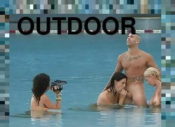 Jason Gets Lucky With Two Girls In Wave Pool