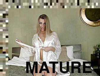 Bella Bond - Mature Pleasure