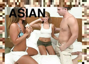 asiatique, cul, gros-nichons, chatte-pussy, fellation, ejaculation-sur-le-corps, butin, sur-le-visage, américaine, bikini