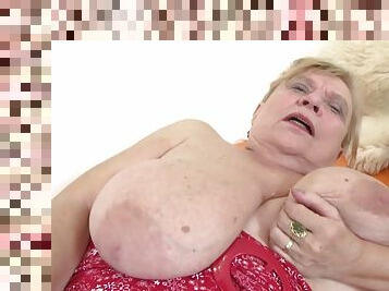 tetas-grandes, peluda, mayor, coño-pussy, amateur, abuelita, vieja, tetas