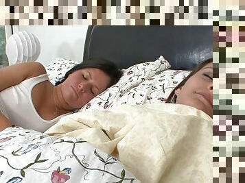 Two sexy friends wake up together in the morning and start fucking