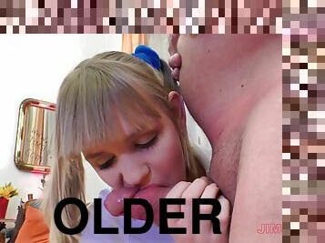 gammal, cumshot, tonåring, dad-girl, blond, underkläder, äldre, farsan, gammal-och-ung, små-bröst