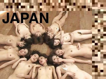 Japanese babes Toiro Daeki, Aieki Seieki, Ga Mazariau, Harenchi Dairankou in group scene