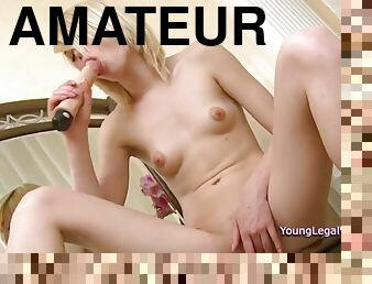 mastürbasyon-masturbation, amatör, genç, oyuncak, genç-18, sarışın, tek-kişilik, küçük-memeler