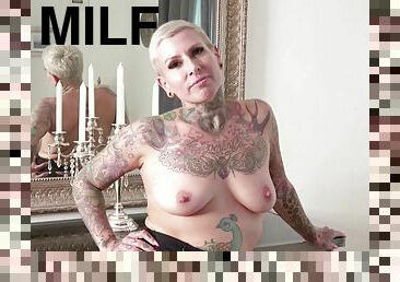 Short haired tattooed MILF hard sex video with horny youngster