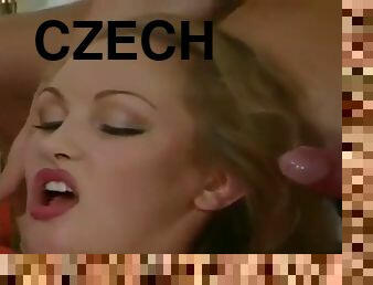 Surprise threesome czech beauty