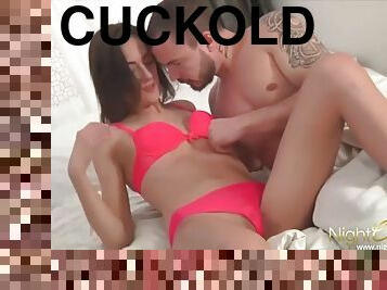 Cuckold jerks off as he watches wifey fuck