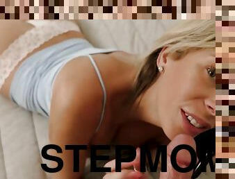 Free Use Stepmom Used As She's On The Phone - Nikki brooks