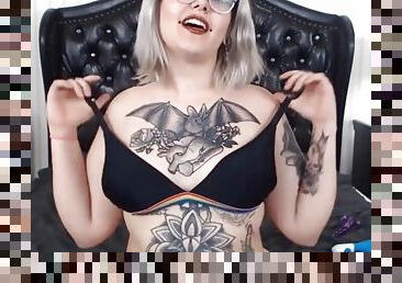 Two tongue rings tattooed violette needs someone to dominate