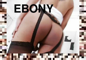 Ebony tranny in stockings
