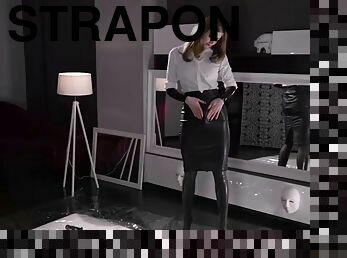 αλακία̍-masturbation, strapon, latex