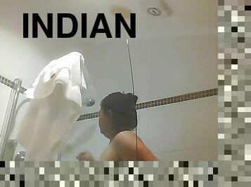 Sexy Indian Bengali Boudi Indrani hiddencam bath