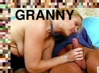 In the dirty granny crack he fucks