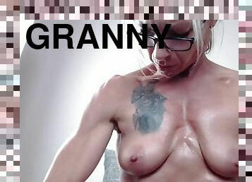 granny, musclé