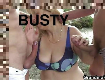 gros-nichons, granny, plage, double, blonde, gros-seins, pénétrante