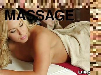 gros-nichons, massage, blonde, percé, bout-a-bout