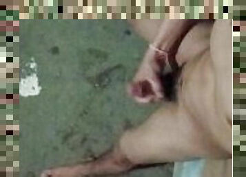 Chico se masturba mientras enseña sus piernas Solo Y Caliente en Casa MasturbaciónXXX