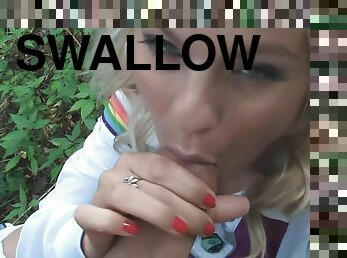 Gorgeous Young Blonde Blows Bubble Gum And Swallows Cum From Stranger In The Park