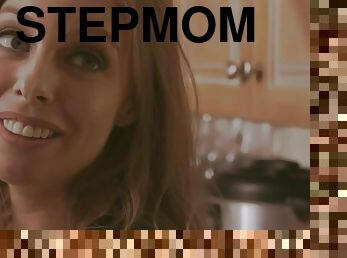 Voluptuous stepmom Britney Amber horny xxx movie