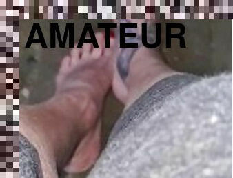 Fans custom video driving barefoot