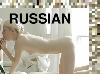 Rubateen masseur fucking 19-year old russian tight pussy