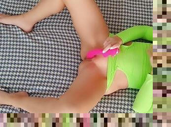 clito, masturbation, orgasme, milf, jouet, doigtage, petite