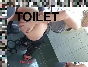 Op De Toilet Anale Sex