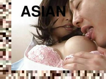 asia, blowjob-seks-dengan-mengisap-penis, remaja, jepang, sofa, sex-dengan-berpakaian, berambut-cokelat, celana-dalam