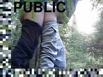 Risky cock sucking and fucking in the public park with a huge cumshot on the ass