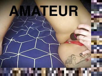 Vends-ta-culotte - Gorgeous amateur milf in thong masturbates her delicious shaved pussy