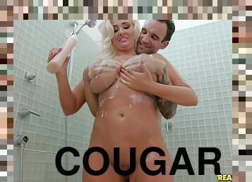 Gorgeous chubby cougar hardcore sex scene