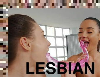 Alluring stunner Talia Mint lesbian crazy sex video