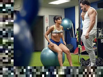 Fit woman tries a bit of sexual fun with her personal trainer
