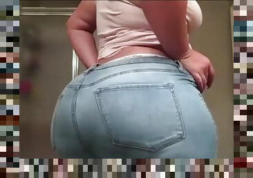 Big ass farts in jeans