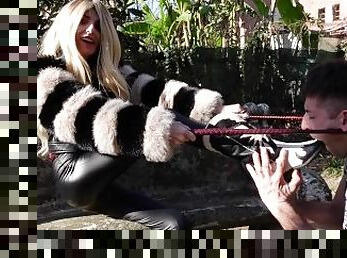 extremo, público, delgada, sadomasoquismo, pies, rubia, italiano, fetichista, amordazada, bondage