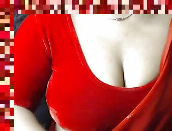 indian bhabhi hot masturbating in live show