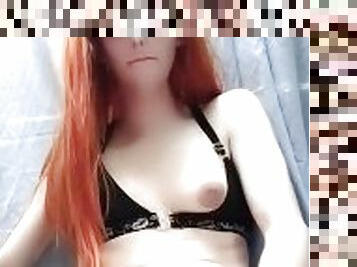 Tranny redhead CUMS